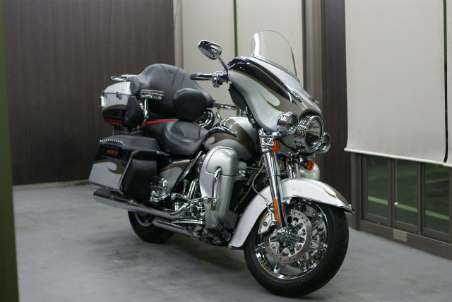 ハーレー ウルトラ Cvo バイクコーティング施工しました ボディーガラスコーティングは名古屋の Arawana